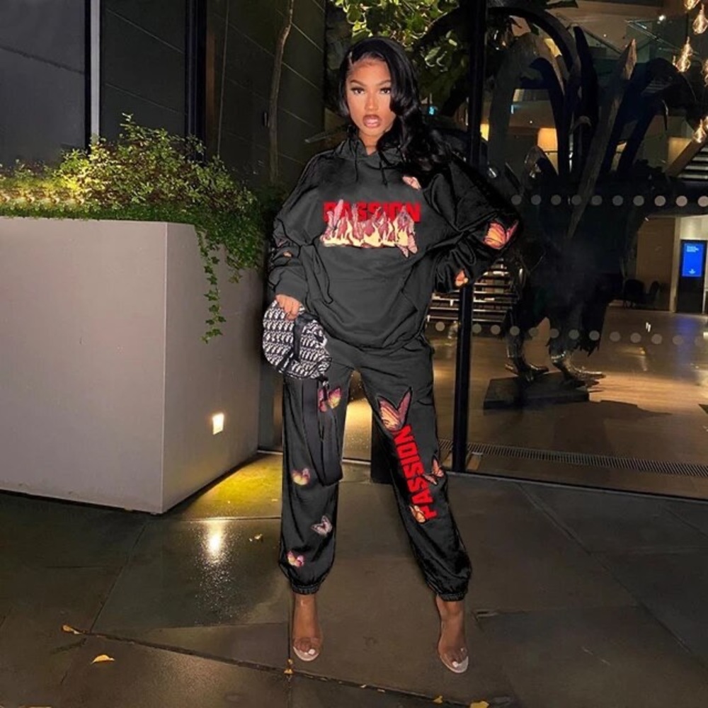 Butterfly 🦋 Passion Long Sleeve Pullover Hooded Shirt W Gorgeous Matching Pants